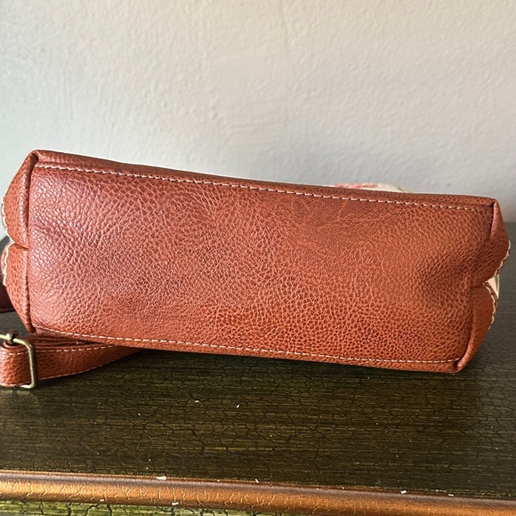 boc Floral Red and Brown Crossbody Bag - Picture 9 of 9